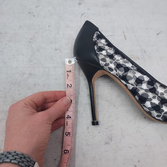 Manolo Blahnik HANGISI BLACK LACE JEWEL BUCKLE PUMP - Picture 6 of 10